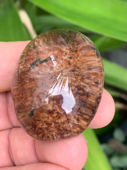 Cristal de Roche/ Quartz Lodolite ou Quartz Chaman – Spécimen naturel - ± 47 mm (H) × 36 × 30 - 67 gr. !