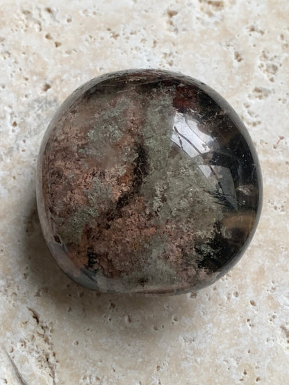 Cristal de Roche/ Quartz Lodolite ou Quartz Chaman – Spécimen naturel - ± 45 mm × 39 × 30 - 69,3 gr. !