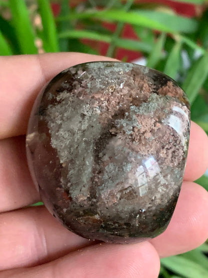 Cristal de Roche/ Quartz Lodolite ou Quartz Chaman – Spécimen naturel - ± 45 mm × 39 × 30 - 69,3 gr. !