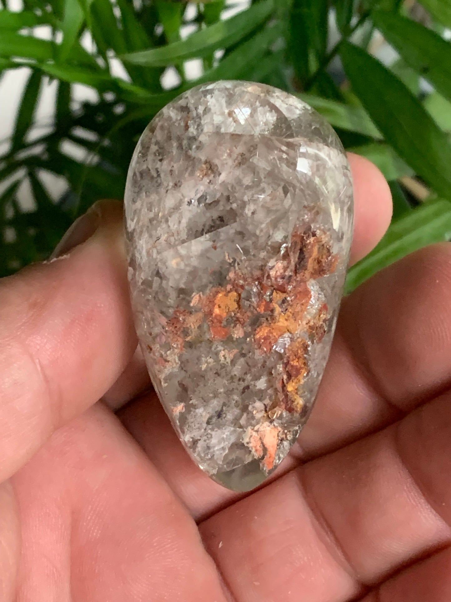 Cristal de Roche/ Quartz Lodolite ou Quartz Chaman – Spécimen naturel - ± 56 mm × 35 × 33 - 81,2 gr. !