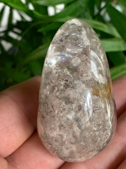 Cristal de Roche/ Quartz Lodolite ou Quartz Chaman – Spécimen naturel - ± 56 mm × 35 × 33 - 81,2 gr. !
