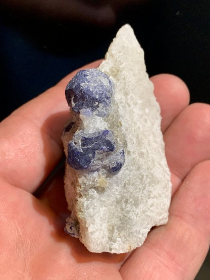 Jaspe K2 (Jaspe K2 - Azurite sur quartz avec traces de pyrite) - Superbes cristaux d'Azurite dans du granit