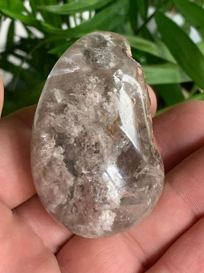 Cristal de Roche/ Quartz Lodolite ou Quartz Chaman – Spécimen naturel - ± 56 mm × 35 × 33 - 81,2 gr. !