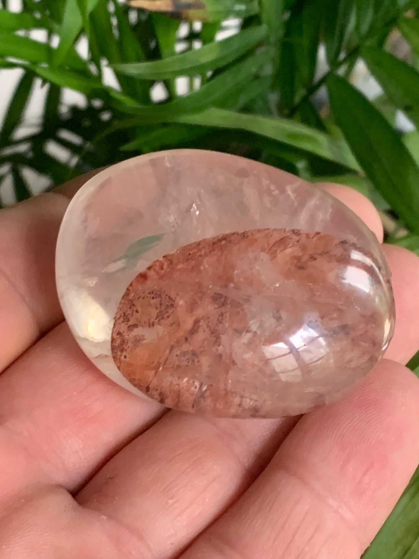 Cristal de Roche/ Quartz Hématoide – Gros galet naturel - ± 50 mm × 40 × 26 - 73 gr. !