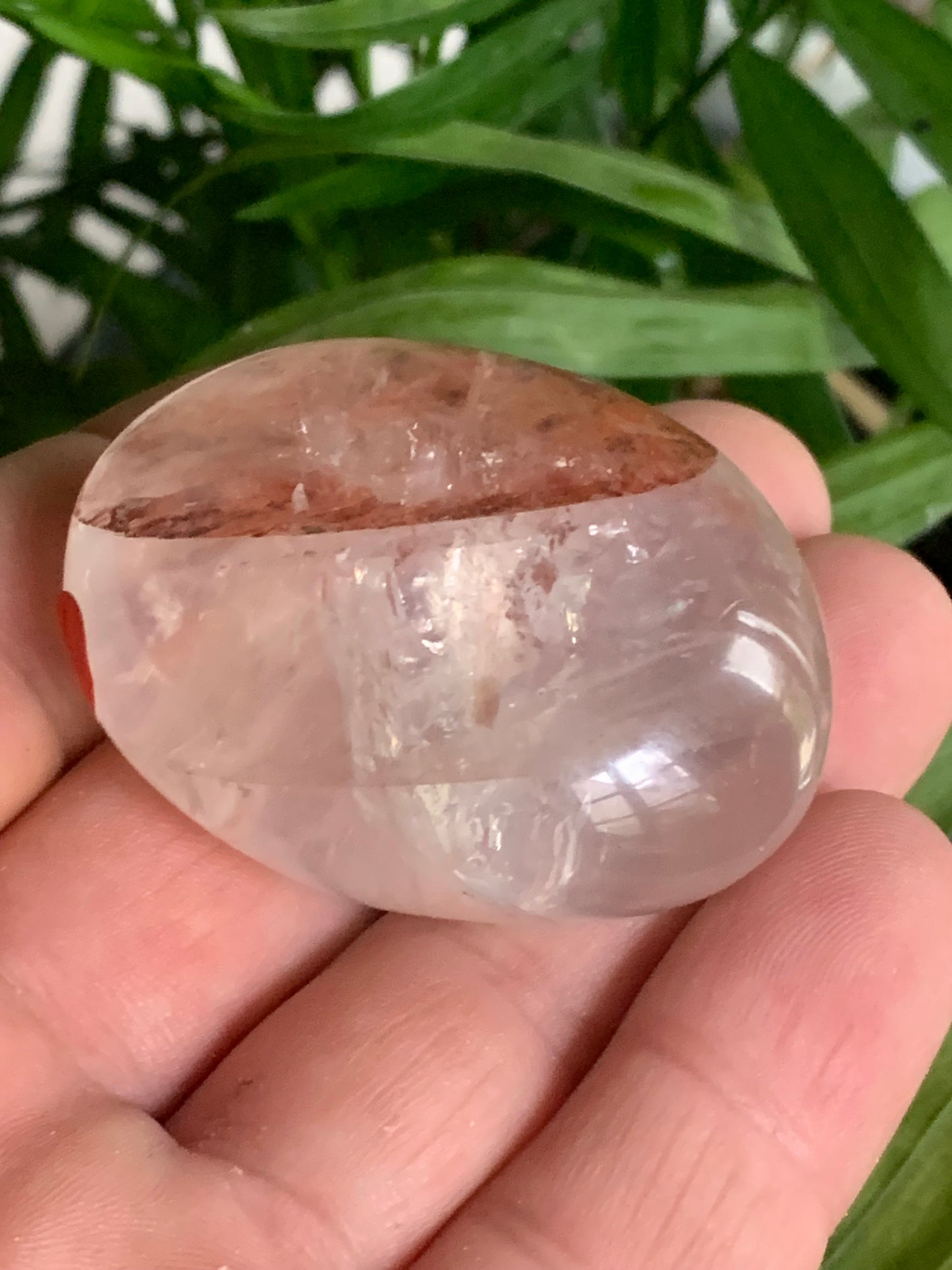 Cristal de Roche/ Quartz Hématoide – Gros galet naturel - ± 50 mm × 40 × 26 - 73 gr. !