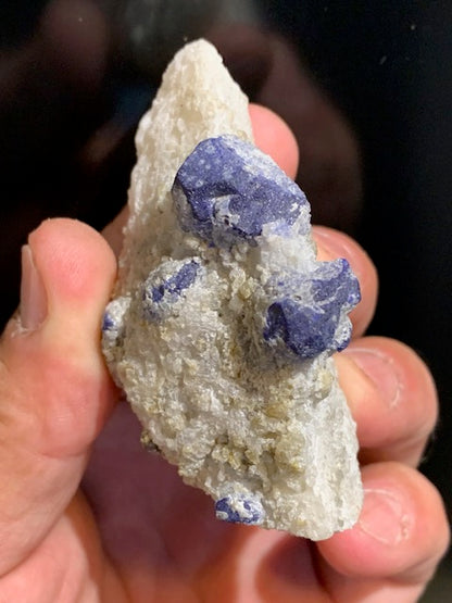Jaspe K2 (Jaspe K2 - Azurite sur quartz avec traces de pyrite) - Superbes cristaux d'Azurite dans du granit