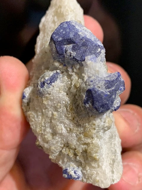 Jaspe K2 (Jaspe K2 - Azurite sur quartz avec traces de pyrite) - Superbes cristaux d'Azurite dans du granit
