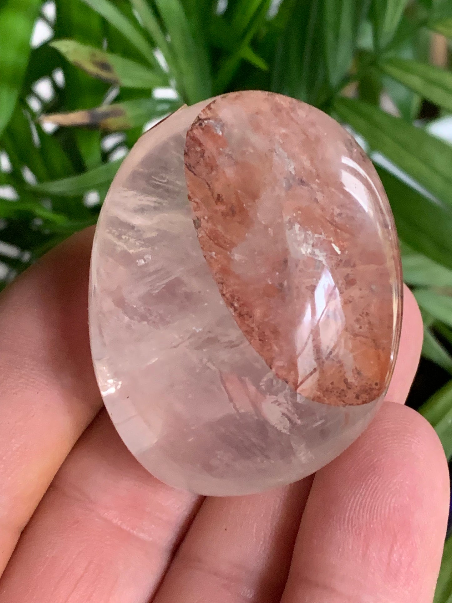 Cristal de Roche/ Quartz Hématoide – Gros galet naturel - ± 50 mm × 40 × 26 - 73 gr. !