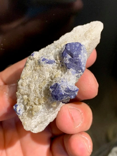 Jaspe K2 (Jaspe K2 - Azurite sur quartz avec traces de pyrite) - Superbes cristaux d'Azurite dans du granit