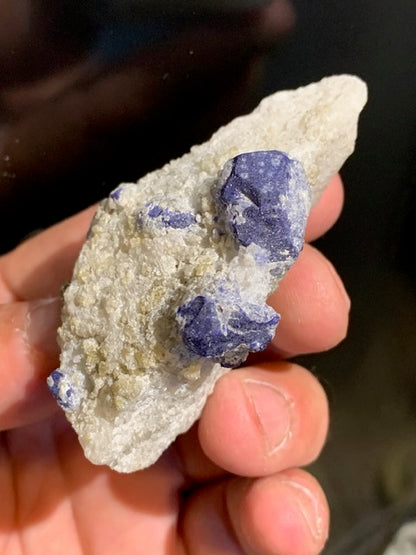 Jaspe K2 (Jaspe K2 - Azurite sur quartz avec traces de pyrite) - Superbes cristaux d'Azurite dans du granit