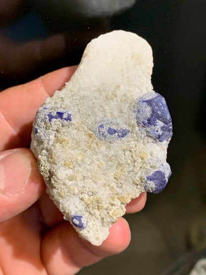Jaspe K2 (Jaspe K2 - Azurite sur quartz avec traces de pyrite) - Superbes cristaux d'Azurite dans du granit