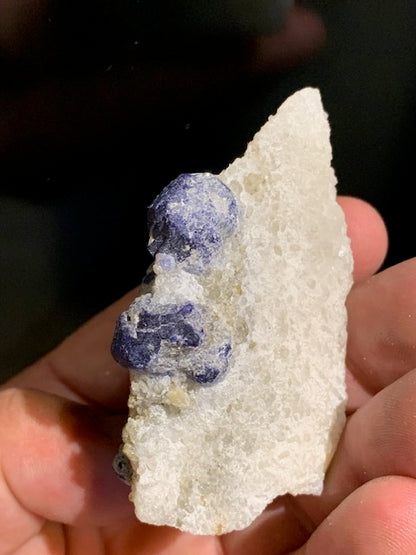 Jaspe K2 (Jaspe K2 - Azurite sur quartz avec traces de pyrite) - Superbes cristaux d'Azurite dans du granit
