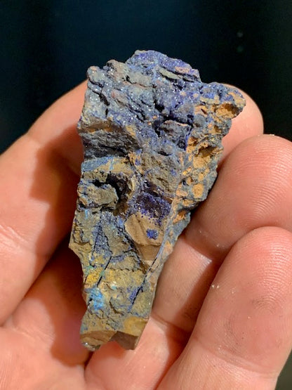 Azurite, beautiful pebble of 77 mm in diameter x 30 - 239 grams! Perfect for massages, collection...