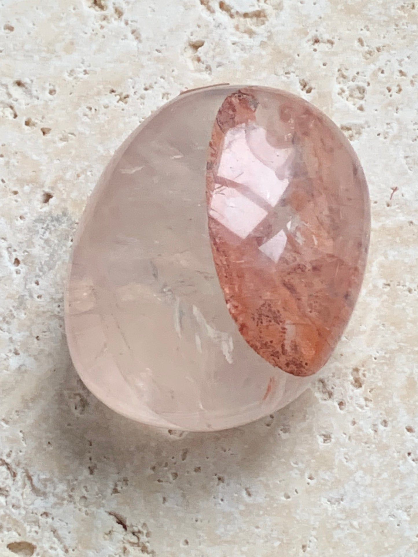 Cristal de Roche/ Quartz Hématoide – Gros galet naturel - ± 50 mm × 40 × 26 - 73 gr. !