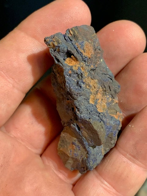 Azurite, beautiful pebble of 77 mm in diameter x 30 - 239 grams! Perfect for massages, collection...