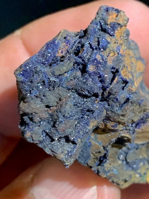 Azurite, beautiful pebble of 77 mm in diameter x 30 - 239 grams! Perfect for massages, collection...
