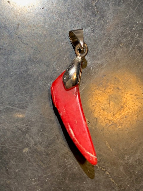 Coral/Gorgonian, pendant made by G & Z, measuring 35x8x7 millimeters, sold with an adjustable sliding cord, in black leather from 40 to 70 centimeters!
