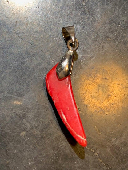 Coral/Gorgonian, pendant made by G & Z, measuring 35x8x7 millimeters, sold with an adjustable sliding cord, in black leather from 40 to 70 centimeters!