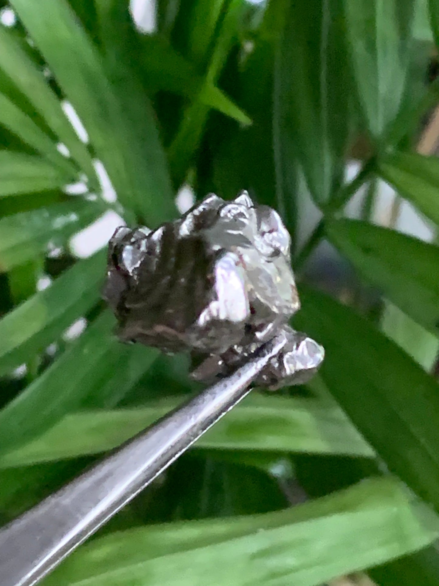 Météorite Campo Del Cielo d'Argentine de 19x19x14 mm - 9,1 gr. Très belle qualité, morceau entier et compact !