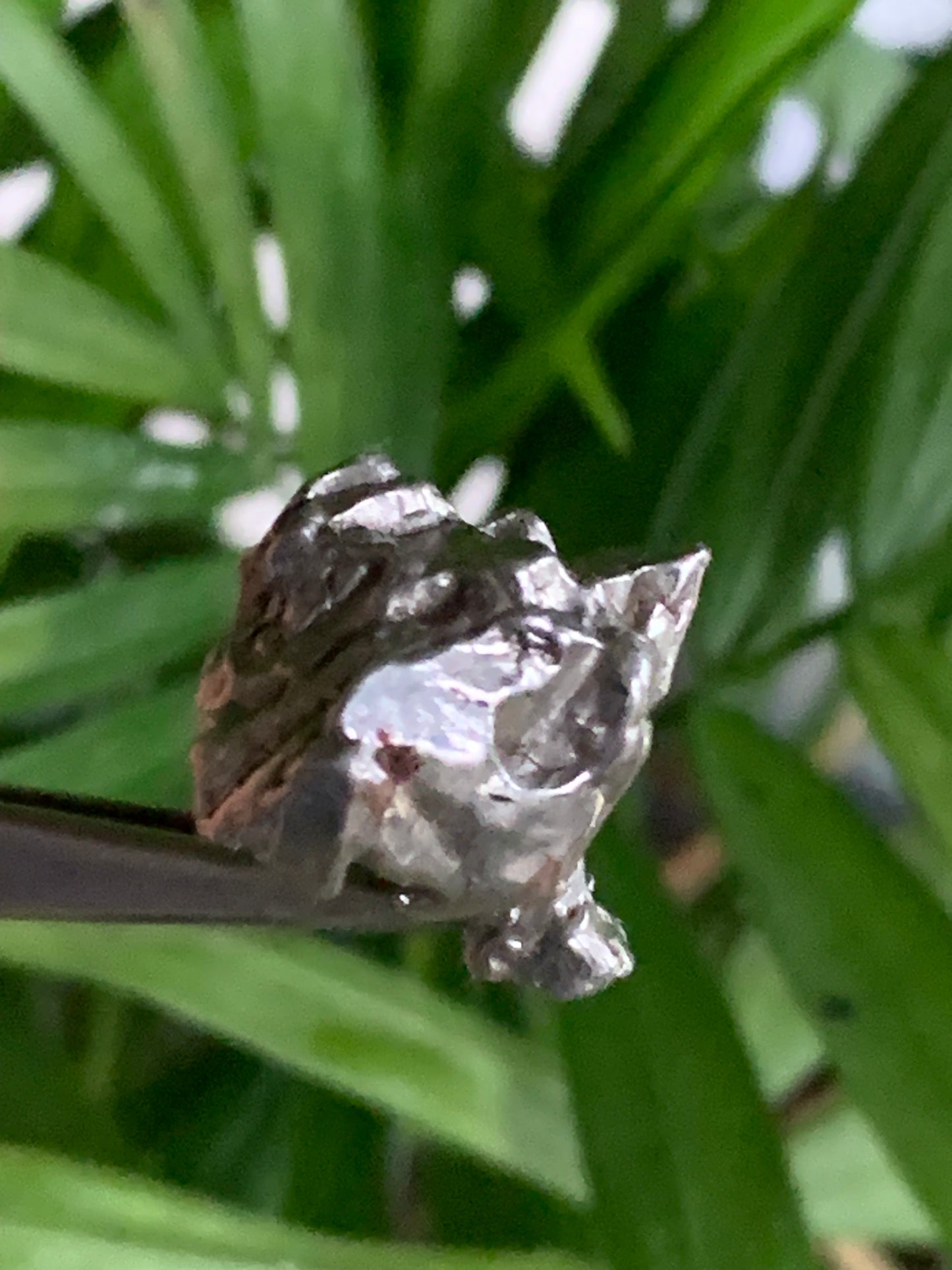 Météorite Campo Del Cielo d'Argentine de 19x19x14 mm - 9,1 gr. Très belle qualité, morceau entier et compact !