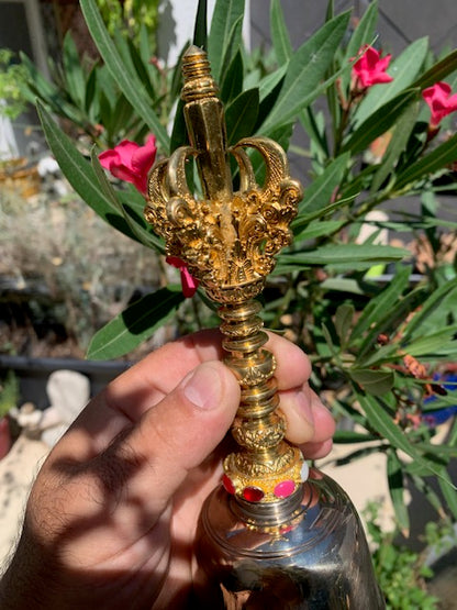 Cloche de prêtre Balinais – Son pur et clair comme un bol chantant, fabriquée par des maîtres artisans, une oeuvre d'Art !