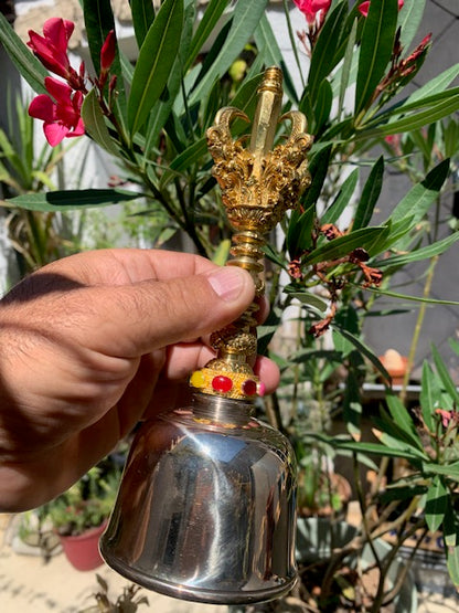 Cloche de prêtre Balinais – Son pur et clair comme un bol chantant, fabriquée par des maîtres artisans, une oeuvre d'Art !