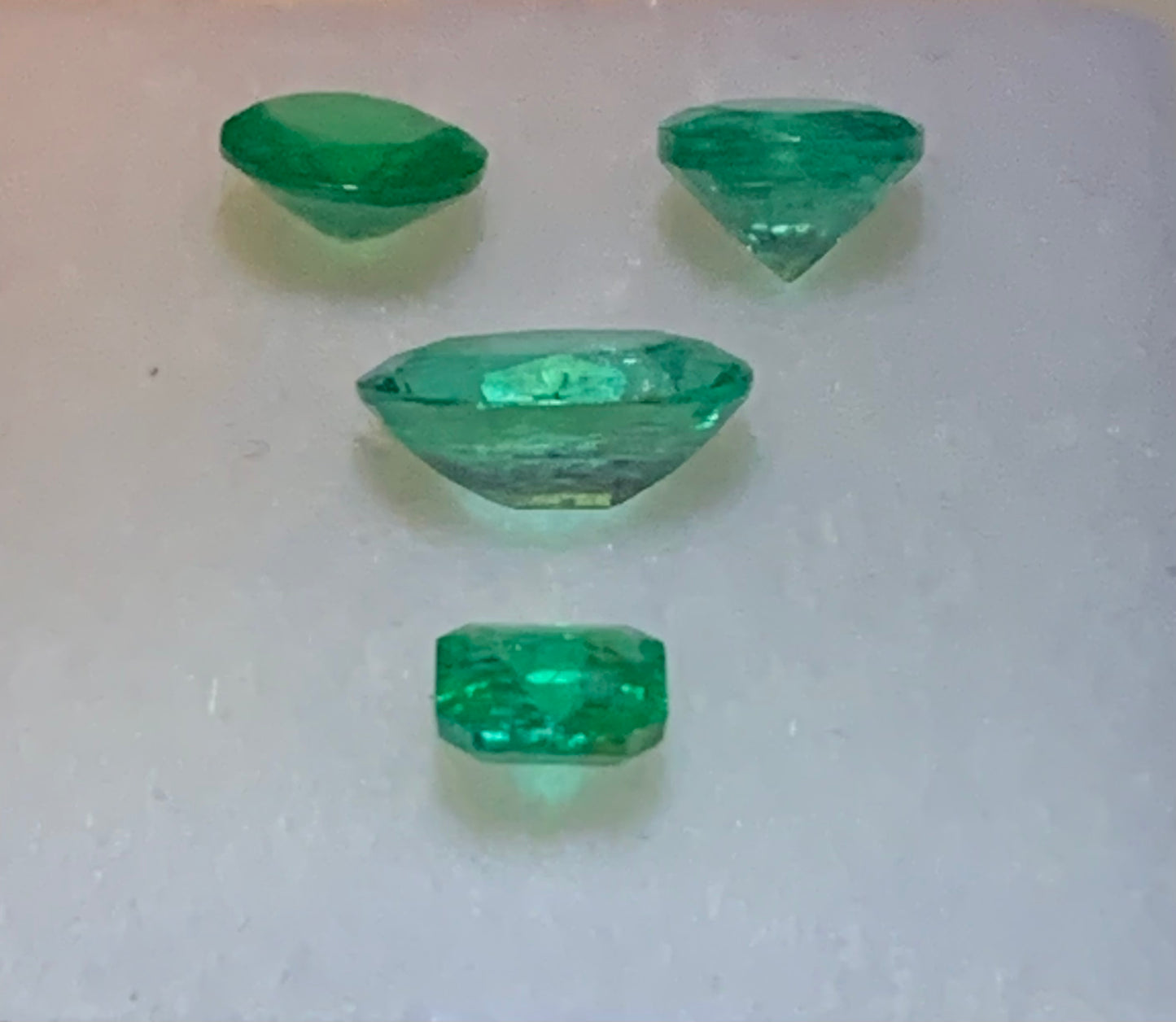 Émeraudes naturelles de Zambie – Pierres fines authentiques (2 carats au total) - Vendu en lot ou à l’unité