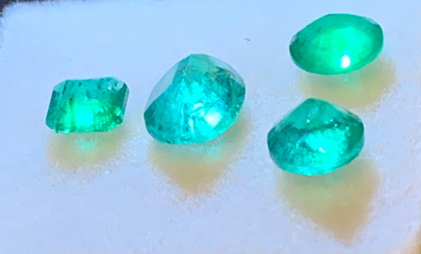 Émeraudes naturelles de Zambie – Pierres fines authentiques (2 carats au total) - Vendu en lot ou à l’unité