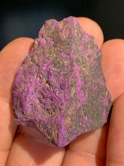 Purpurite - spécimen brut et naturel - 43 mm x 38 x 19 - 28,1 gr.