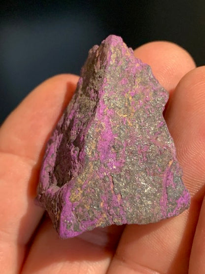 Purpurite - spécimen brut et naturel - 43 mm x 38 x 19 - 28,1 gr.