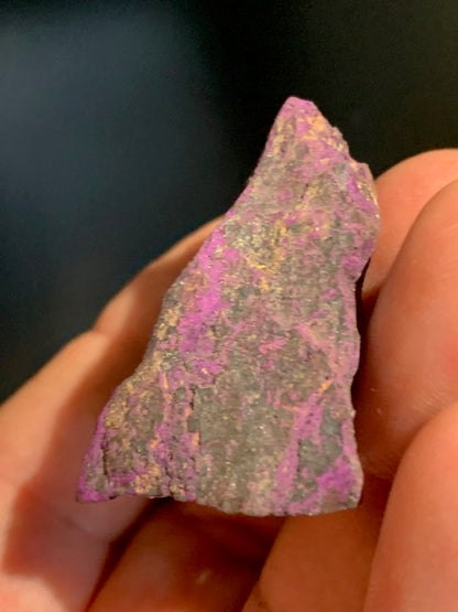 Purpurite - spécimen brut et naturel - 43 mm x 38 x 19 - 28,1 gr.
