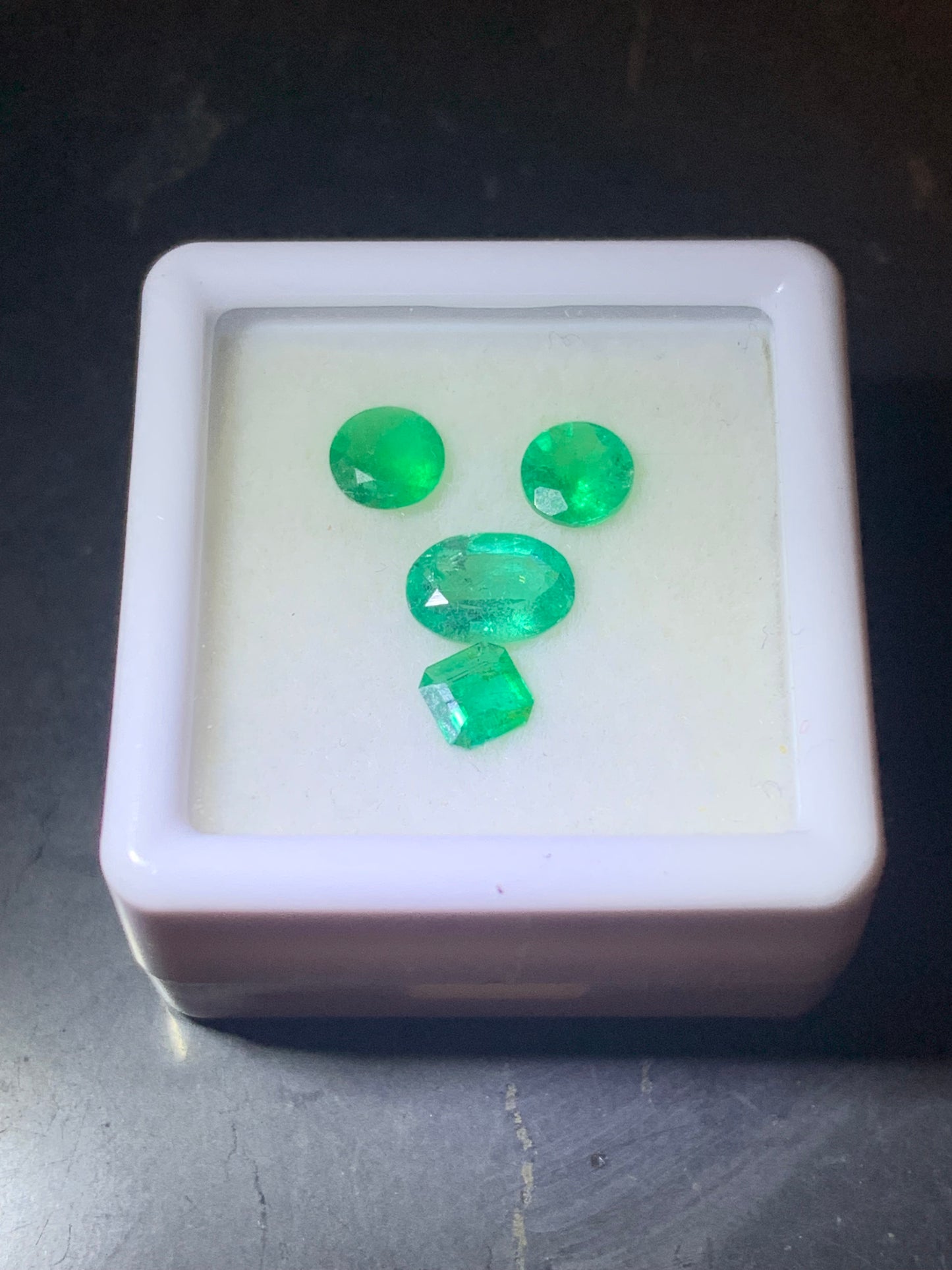 Émeraudes naturelles de Zambie – Pierres fines authentiques (2 carats au total) - Vendu en lot ou à l’unité