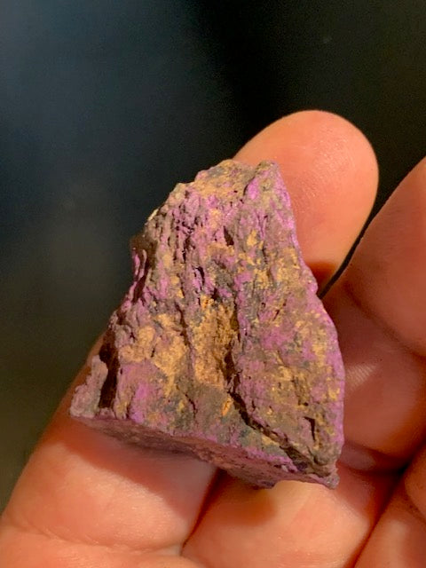Purpurite - spécimen brut et naturel - 43 mm x 38 x 19 - 28,1 gr.
