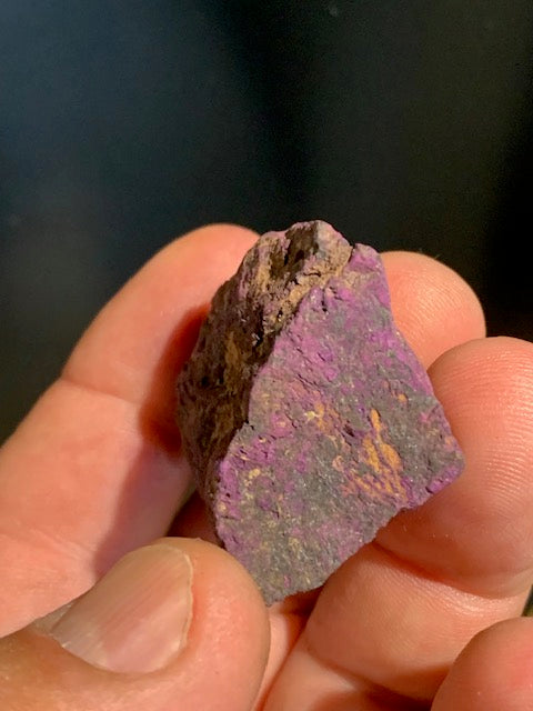 Purpurite - spécimen brut et naturel - 43 mm x 38 x 19 - 28,1 gr.
