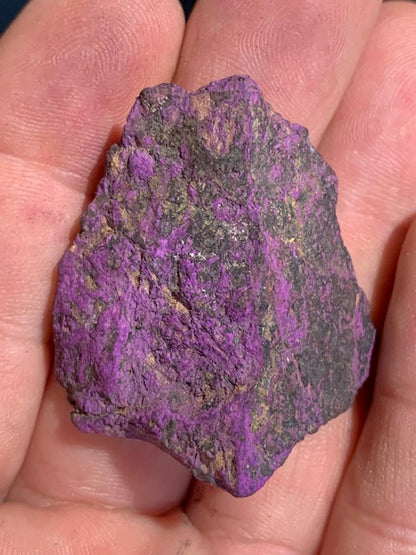 Purpurite - spécimen brut et naturel - 43 mm x 38 x 19 - 28,1 gr.