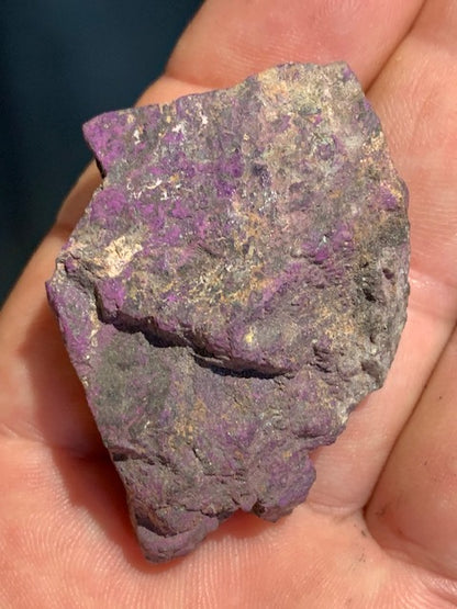 Purpurite - spécimen brut et naturel - 51 mm x 35 x 17 - 27,7 gr.