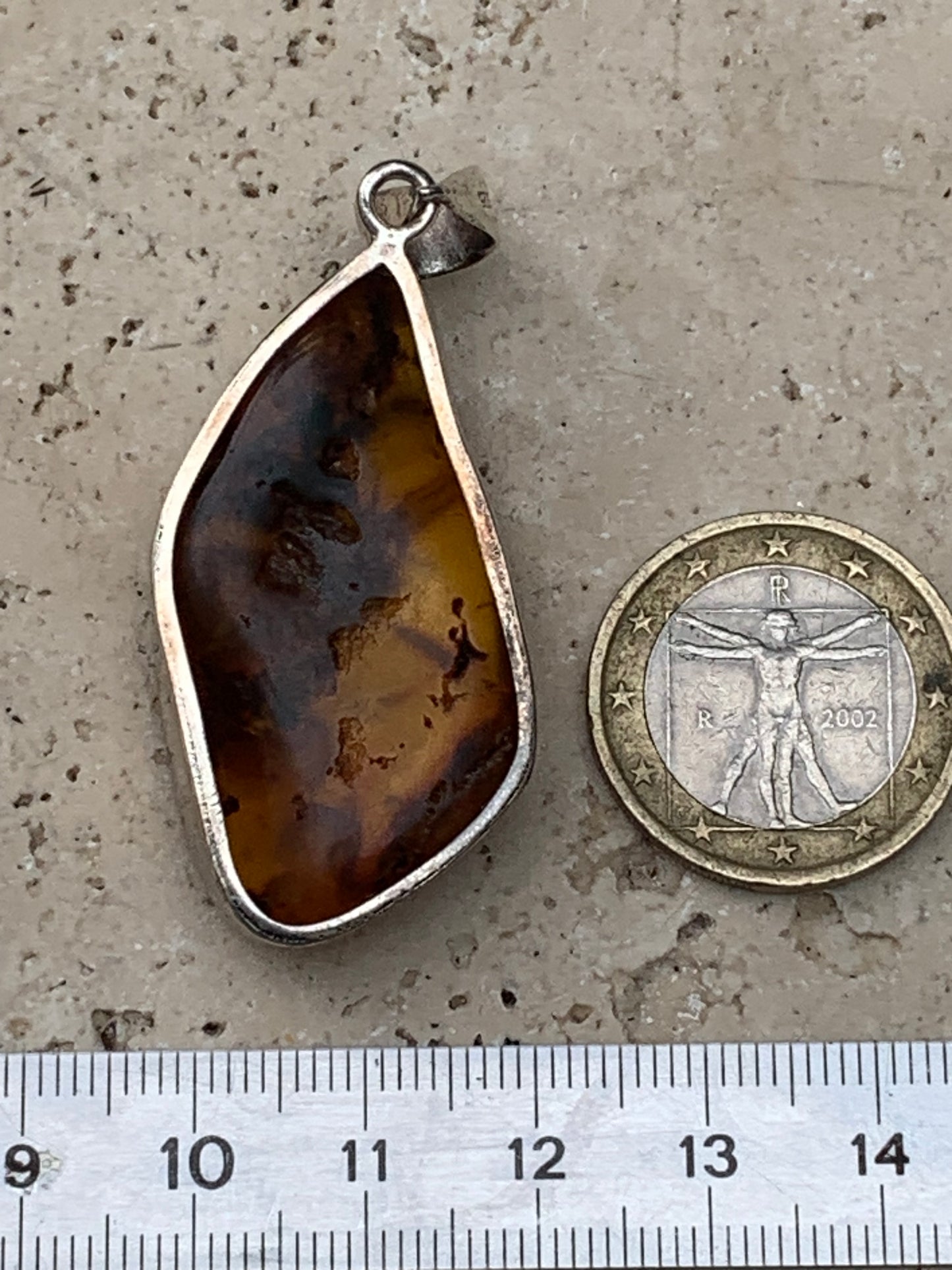 Ambre, superbe pendentif en Argent de 55x22x12 mm. Vendu avec cordon coulissant (réglable), en cuir noir de 40 à 70 cm !