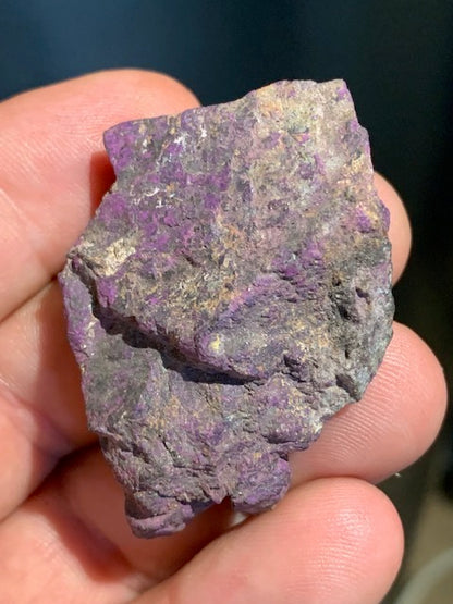 Purpurite - spécimen brut et naturel - 51 mm x 35 x 17 - 27,7 gr.