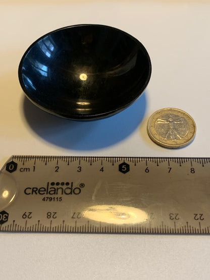 Shungite noire – Coupelle de Ø 6,3 x 2 cm – protège des ondes et favorise l’ancrage, idéale pour la lithothérapie