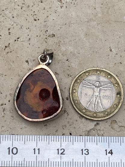 Ambre, superbe pendentif en Argent de 35x22x8 mm. Vendu avec cordon coulissant (réglable), en cuir noir de 40 à 70 cm !