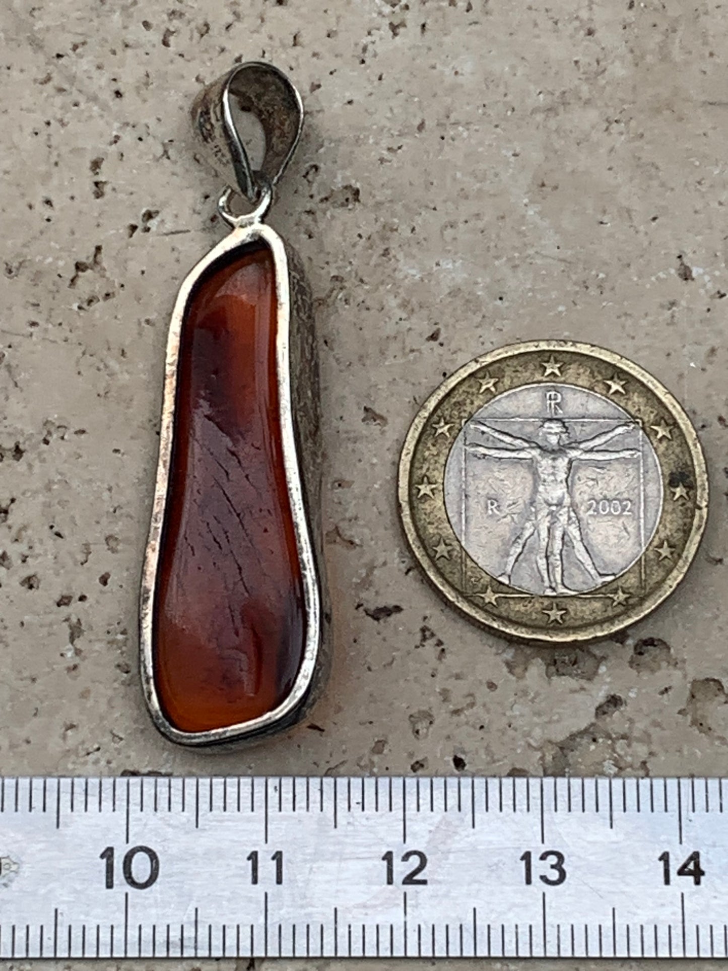 Ambre, superbe pendentif en Argent de 50x15x7 mm. Vendu avec cordon coulissant (réglable), en cuir noir de 40 à 70 cm !