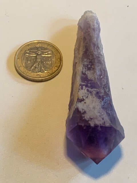Cristal d’améthyste – Pointe naturelle de ±85 x 25 x 20 mm – 34,7 g - Superbes nuances !