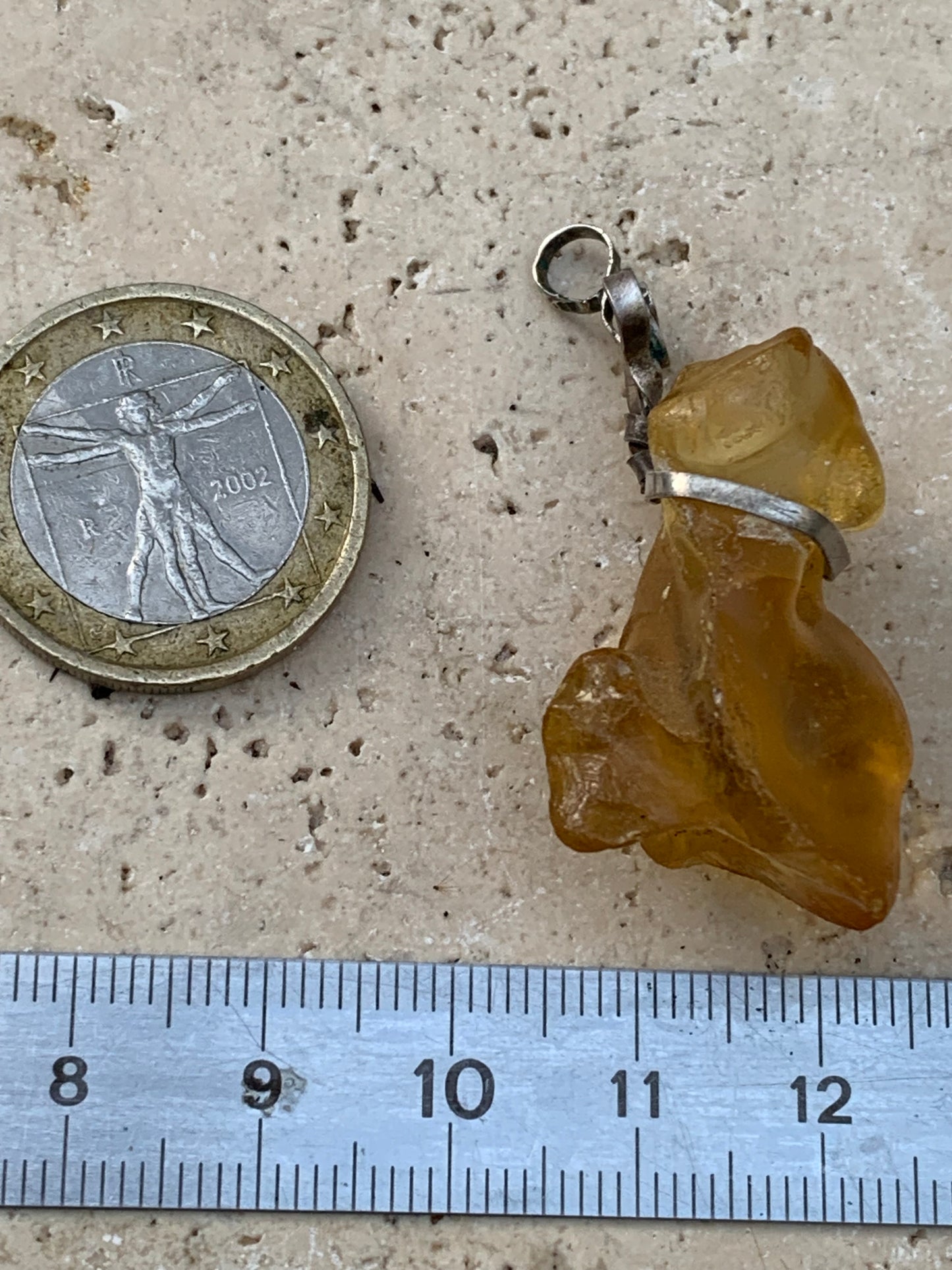 Ambre, pendentif en Argent de 45x15x15 millimètres, vendu avec cordon coulissant (réglable), en cuir noir de 40 à 70 centimètres !
