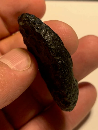 Tectite du Viet-Nam - 50 mm x 32 x 10 - 19 grammes - Fascinant, envoutant, hypnotisant !