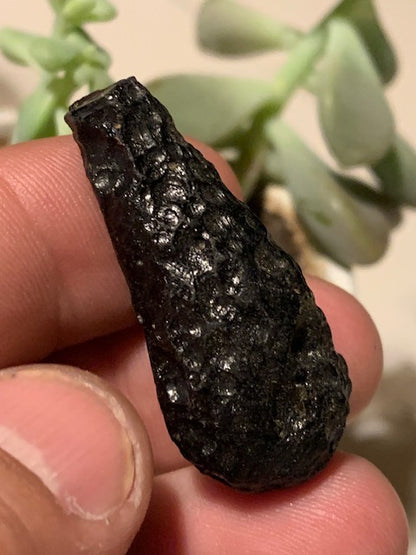 Tectite du Viet-Nam - 40 mm x 16 x 8 - 11,5 grammes - Fascinant, envoutant, hypnotisant !