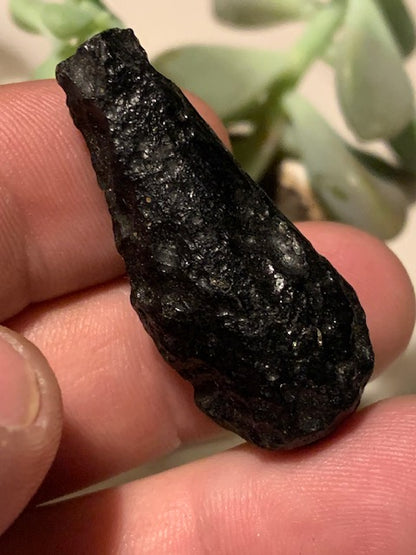 Tectite du Viet-Nam - 40 mm x 16 x 8 - 11,5 grammes - Fascinant, envoutant, hypnotisant !