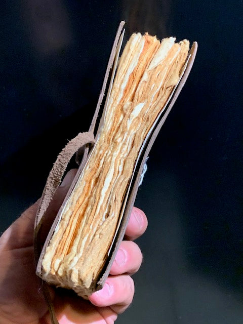 📔 Carnet en papier recyclé et couverture en cuir – 100 pages avec motif du Soleil et cordon de fermeture