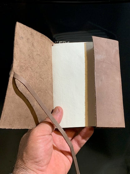 📔 Carnet en papier recyclé et couverture en cuir – 100 pages avec motif de l'arbre de vie et cordon de fermeture