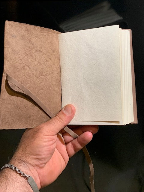 📔 Carnet en papier recyclé et couverture en cuir – 100 pages avec motif de l'arbre de vie et cordon de fermeture