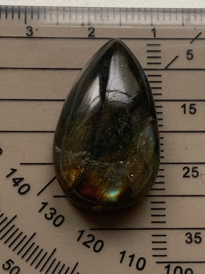 Labradorite, paire de cabochon en forme de 'goutte' vendu à l'unité - ± 26 mm x 16 x 8 - 5,1 et 5,5 gr. - Qualité AA à AAA, parfait pour être monter en bijoux ou collection !